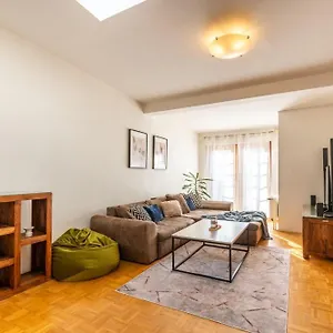 Apartment Templova - Old Town Large With Terrace, Prag